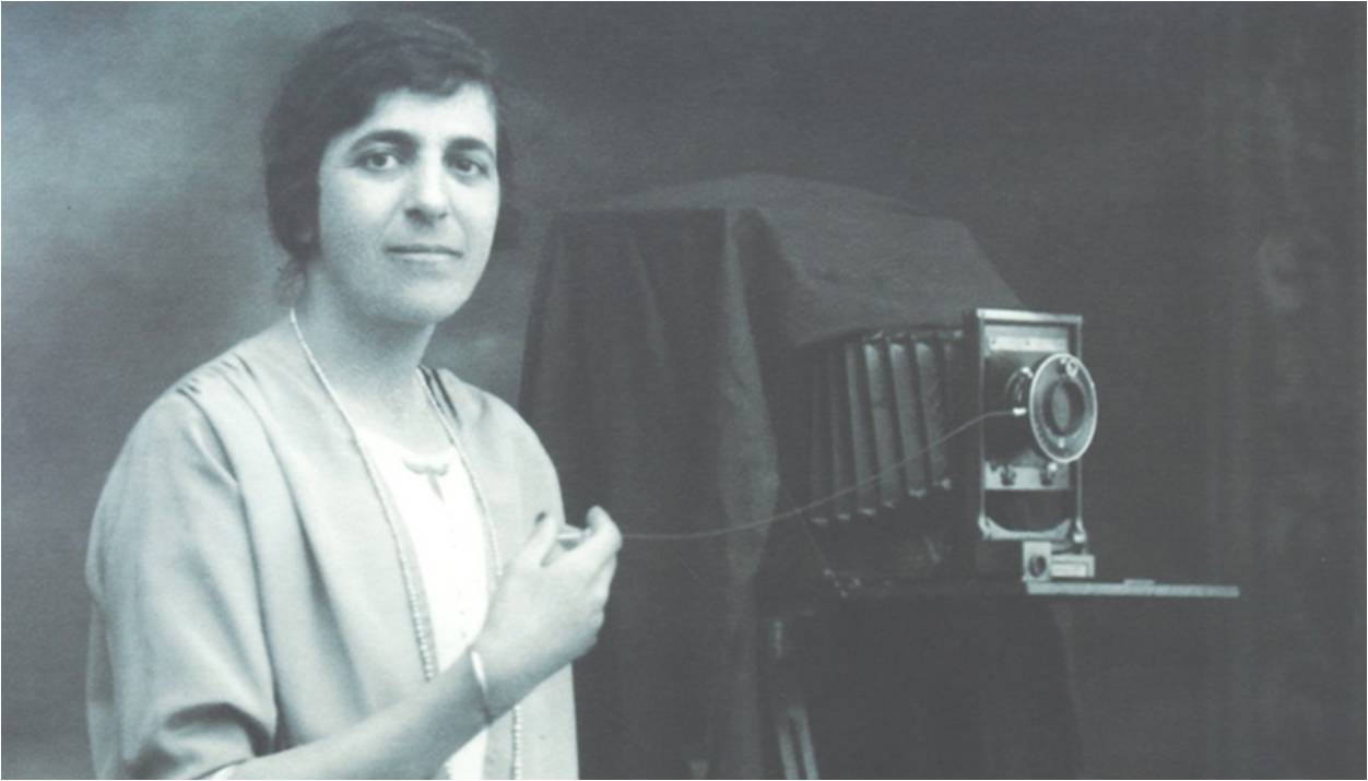 Jordan exhibits Palestinian Lady Photographer 